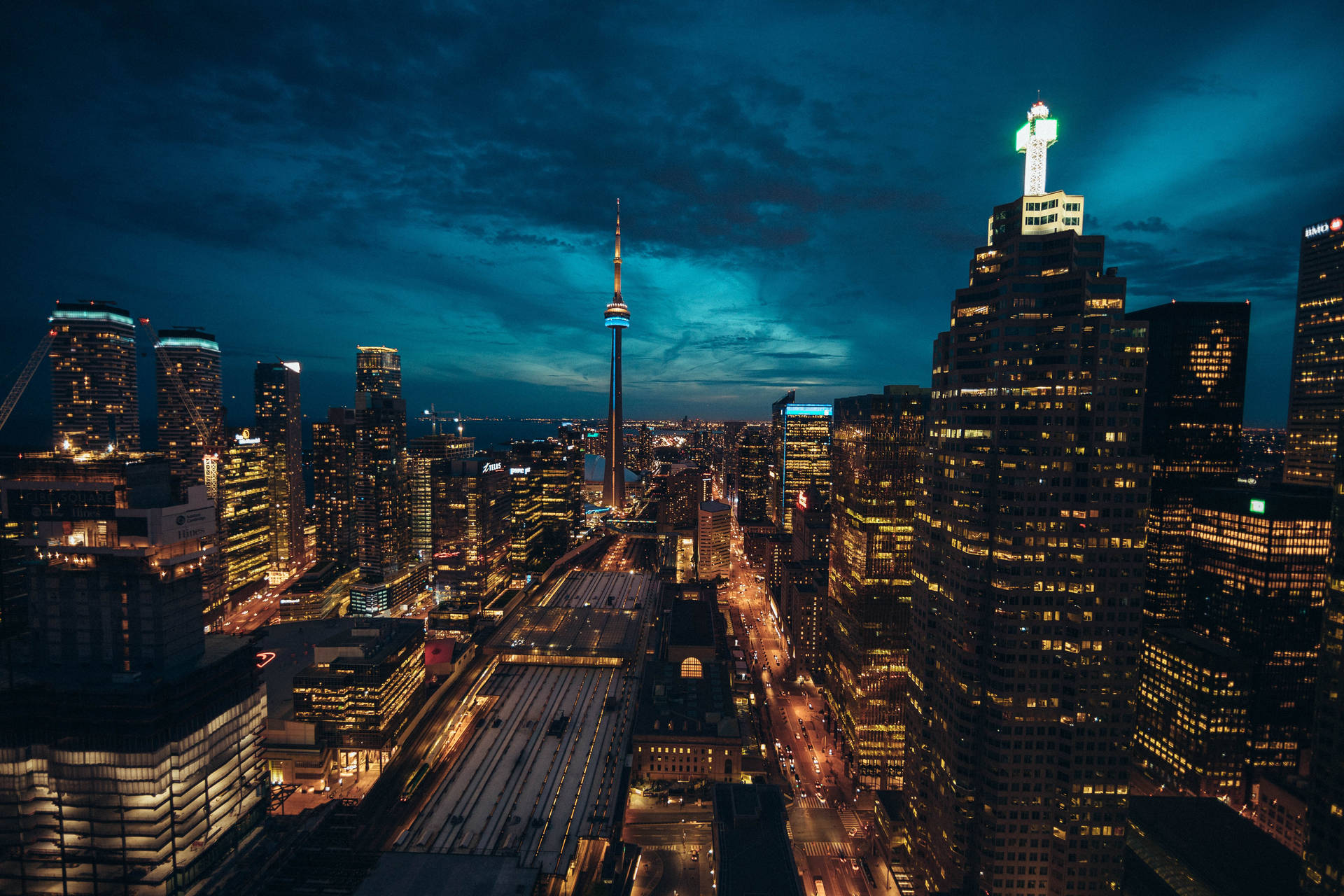 Scenic Cn Tower View