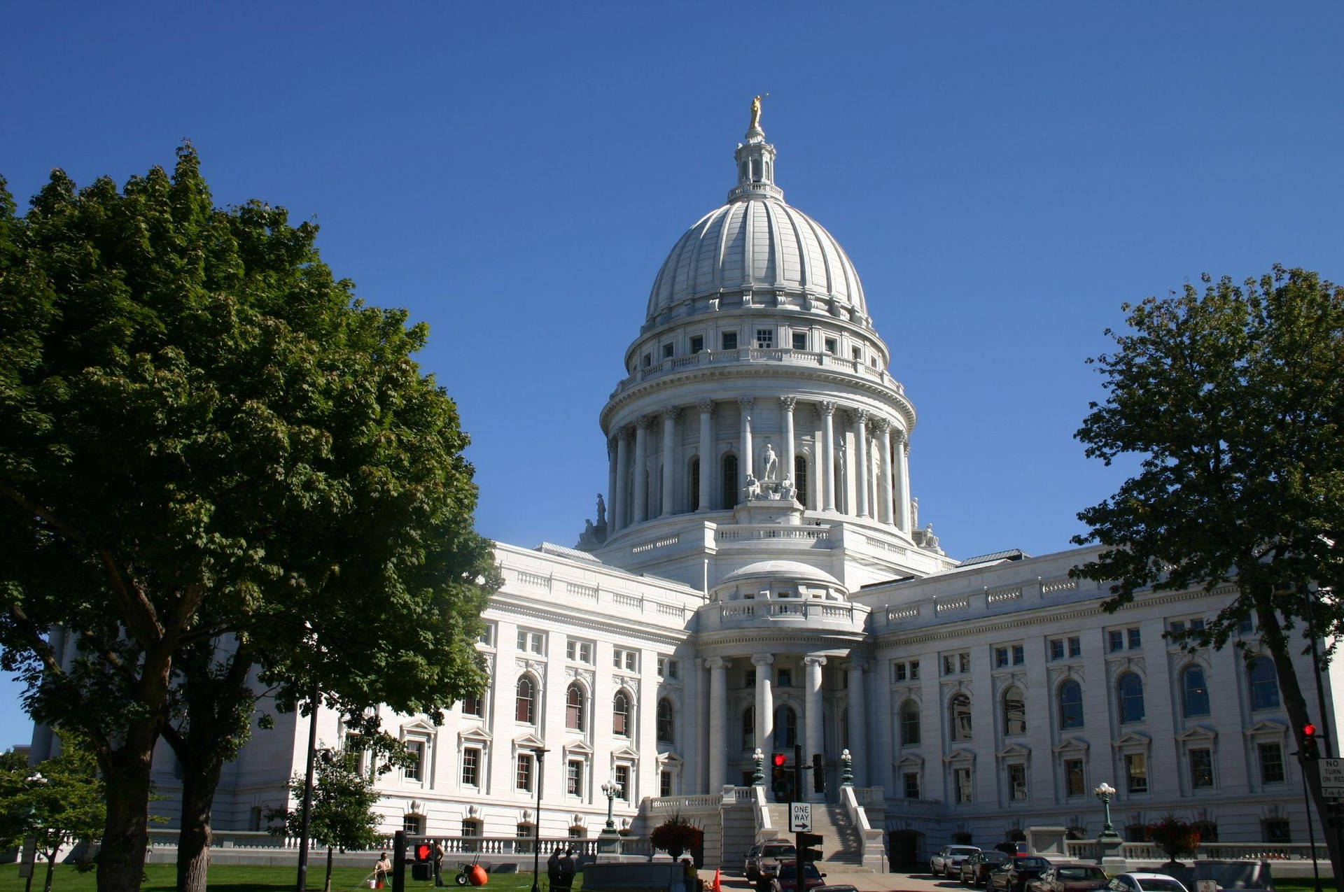 Scenic Dawn At Wisconsin State Capitol