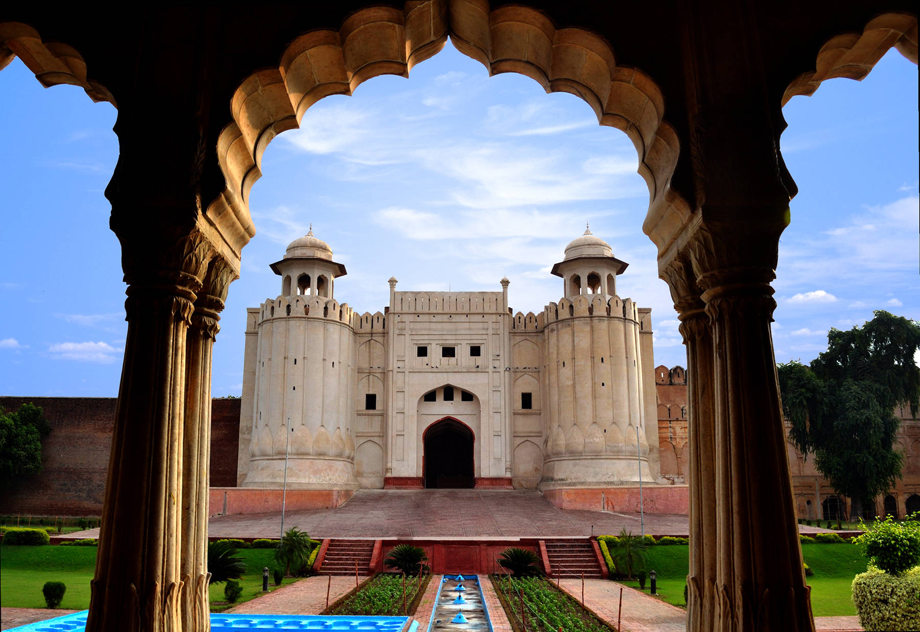 Scenic Lahore Fort Background