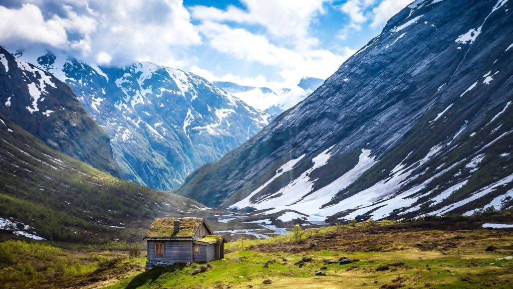 Scenic Norwegian Mountains 4k Desktop Background