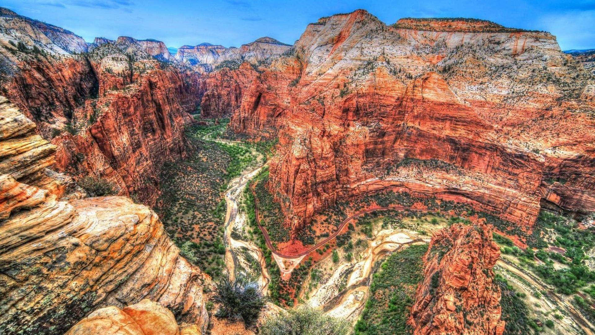 Scenic Red Rock Formations Zion Canyon Background