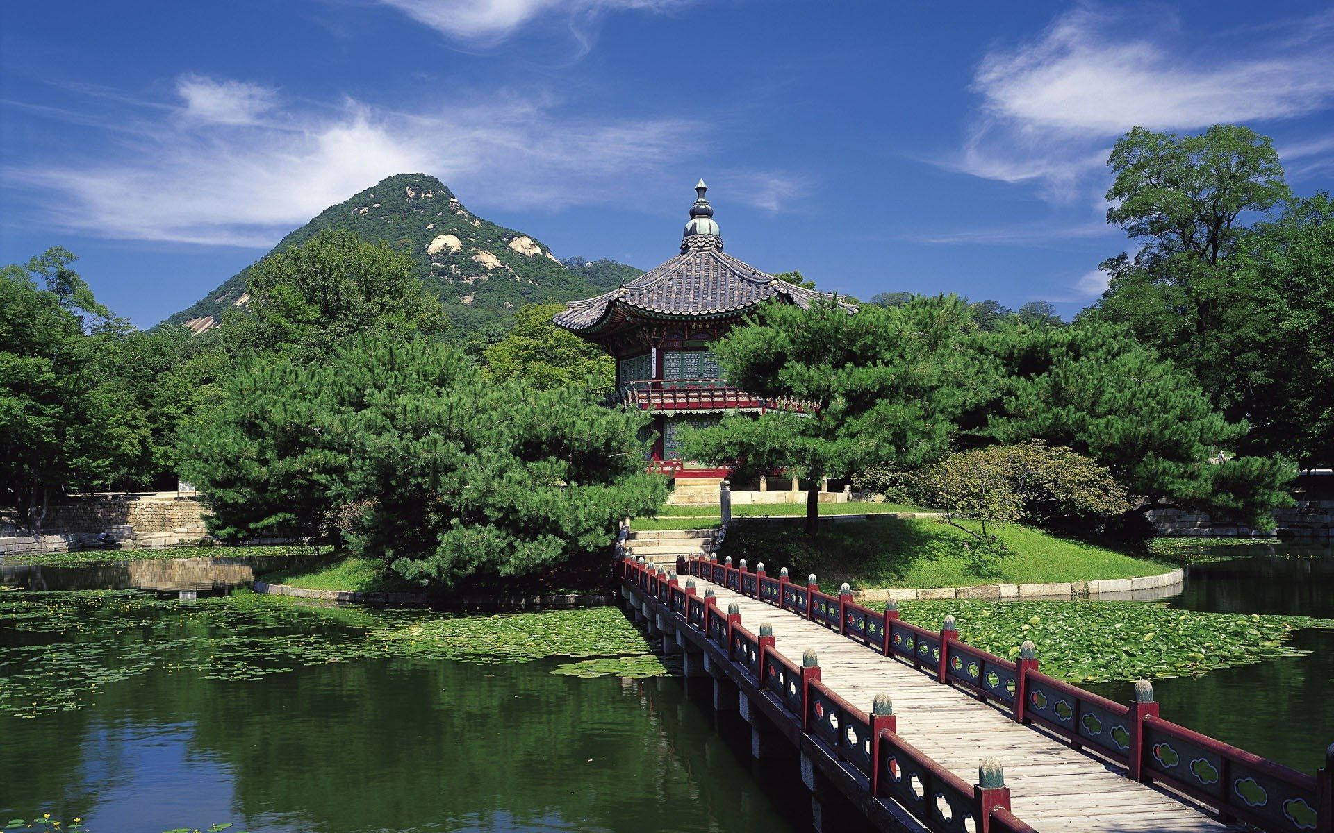 Scenic Tranquility At The Pavilion In Jeju Island Background