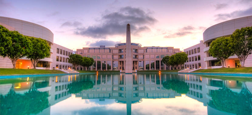 Scenic Ucsd Campus Fountain Background