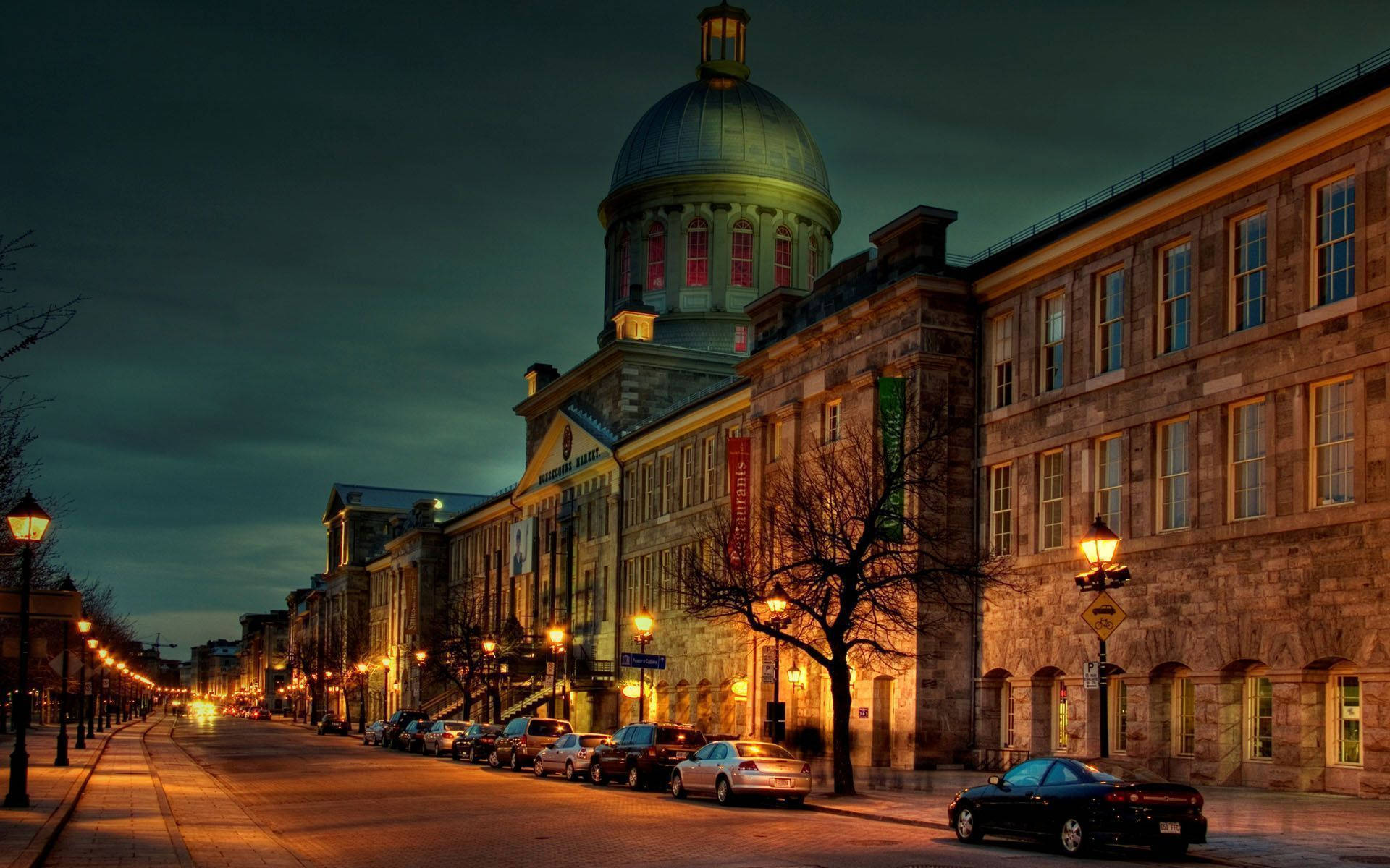 Scenic View Of Bonsecours Market, Montreal - Canada Background