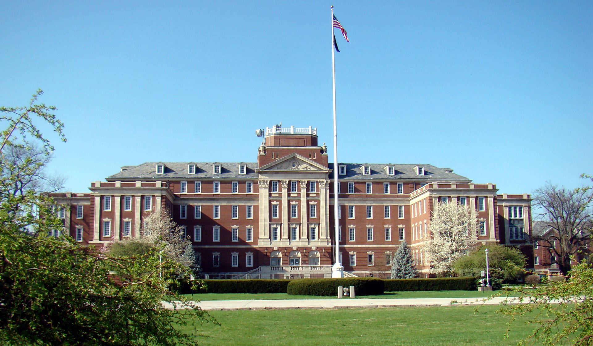 Scenic View Of The Lexington Va Medical Center Background