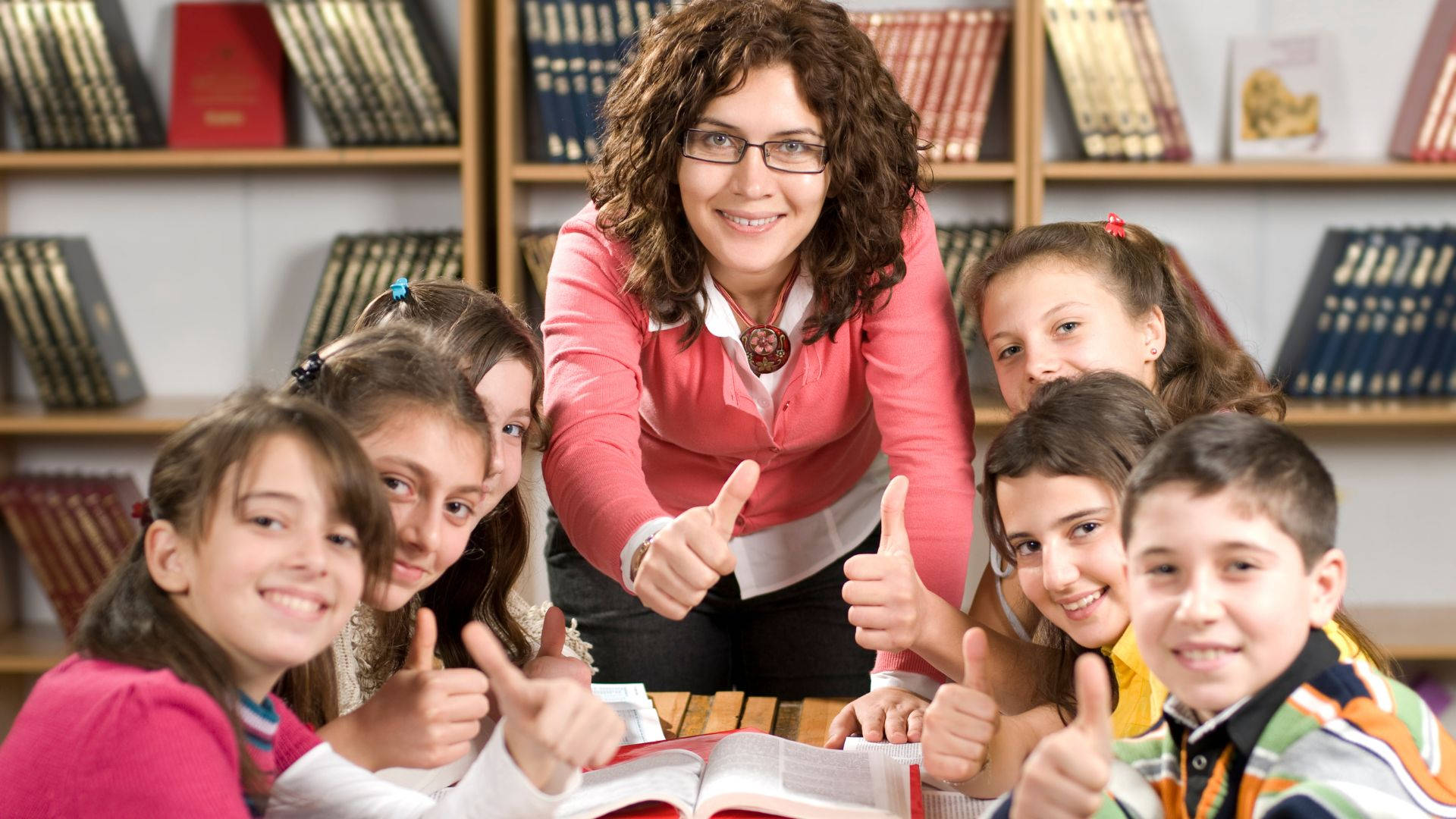 Scholar Classroom Teacher Reading Bookshelves Background