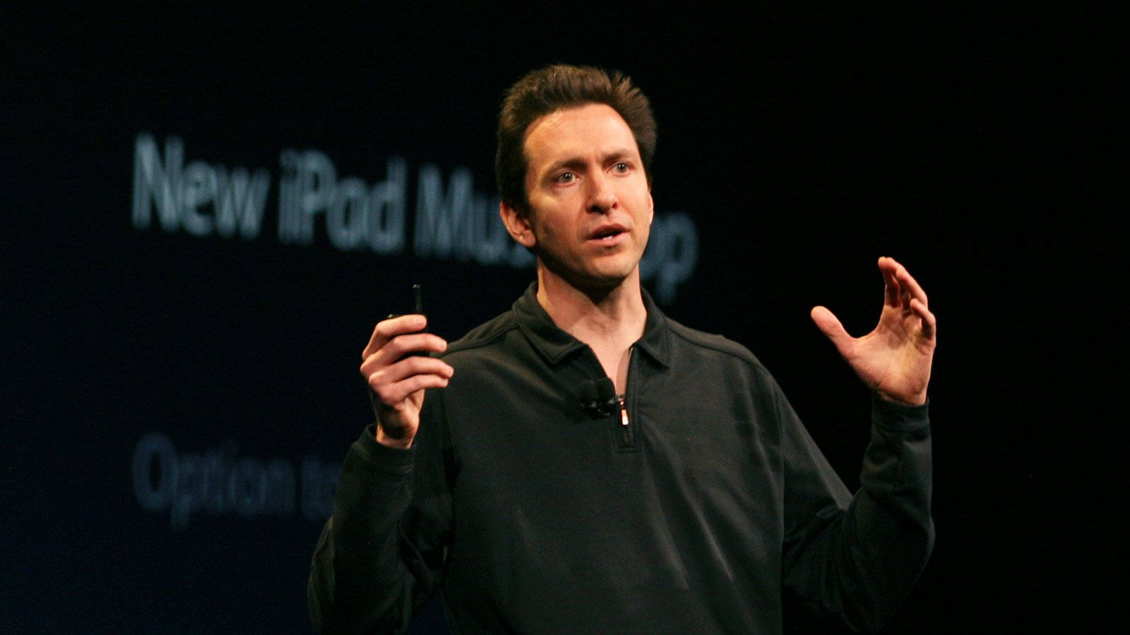 Scott Forstall Presenting A New Mapping Programme Background