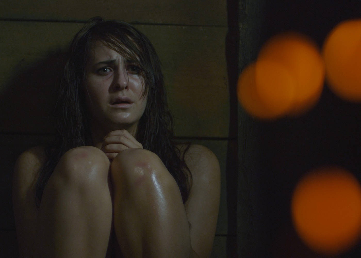 Scout Taylor-compton Scared And Hiding Background