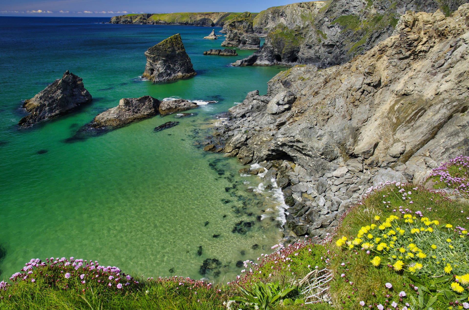 Sea Green Coast Of Cornwall, Uk Background