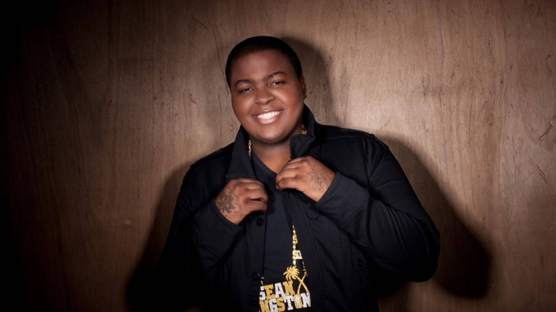 Sean Kingston All-black Outfit Background