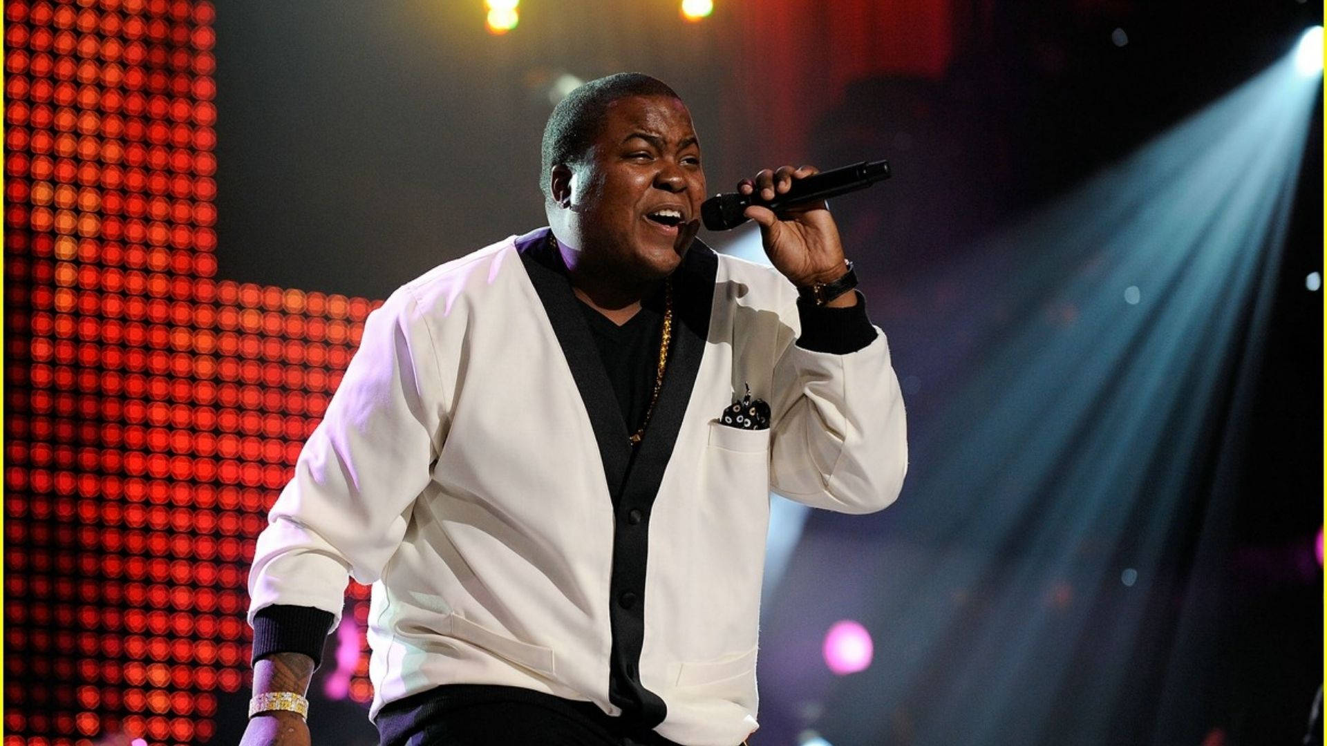 Sean Kingston On The Stage Spotlight Background