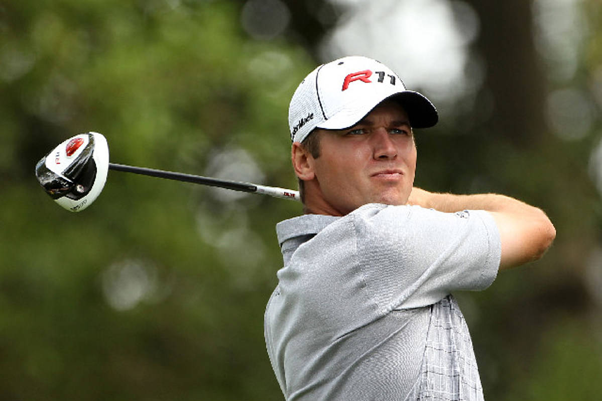 Sean O'hair Demonstrating A Perfect Follow-through In Golf Swing Background