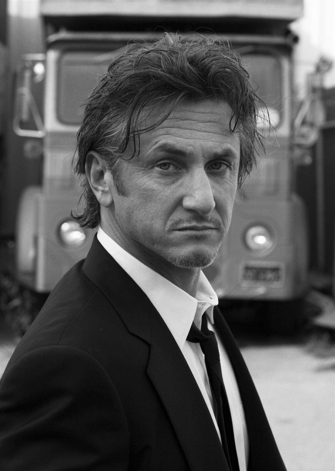 Sean Penn American Actor Black And White Background