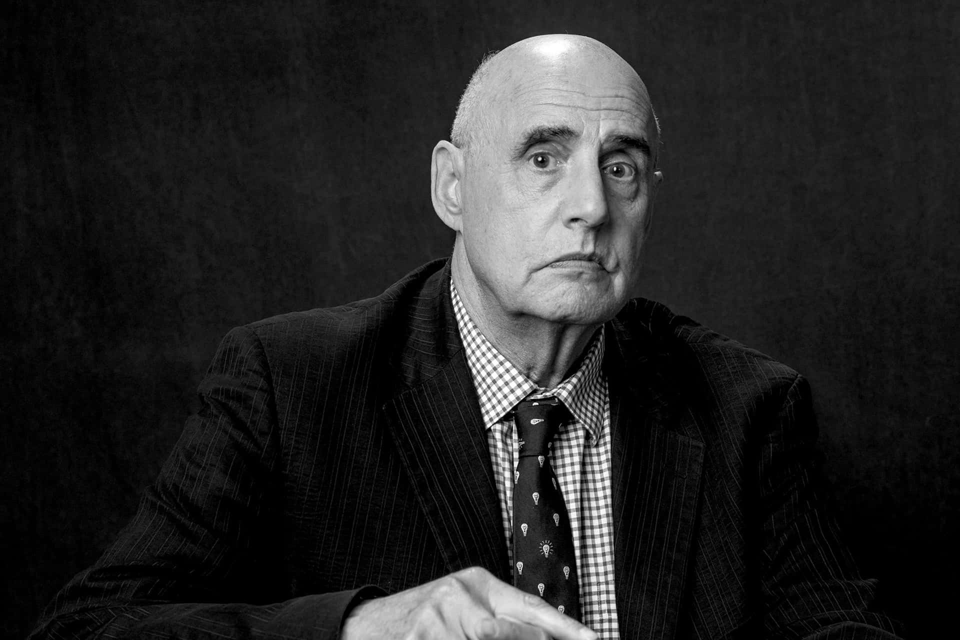 Seasoned Actor Jeffrey Tambor In Character Background