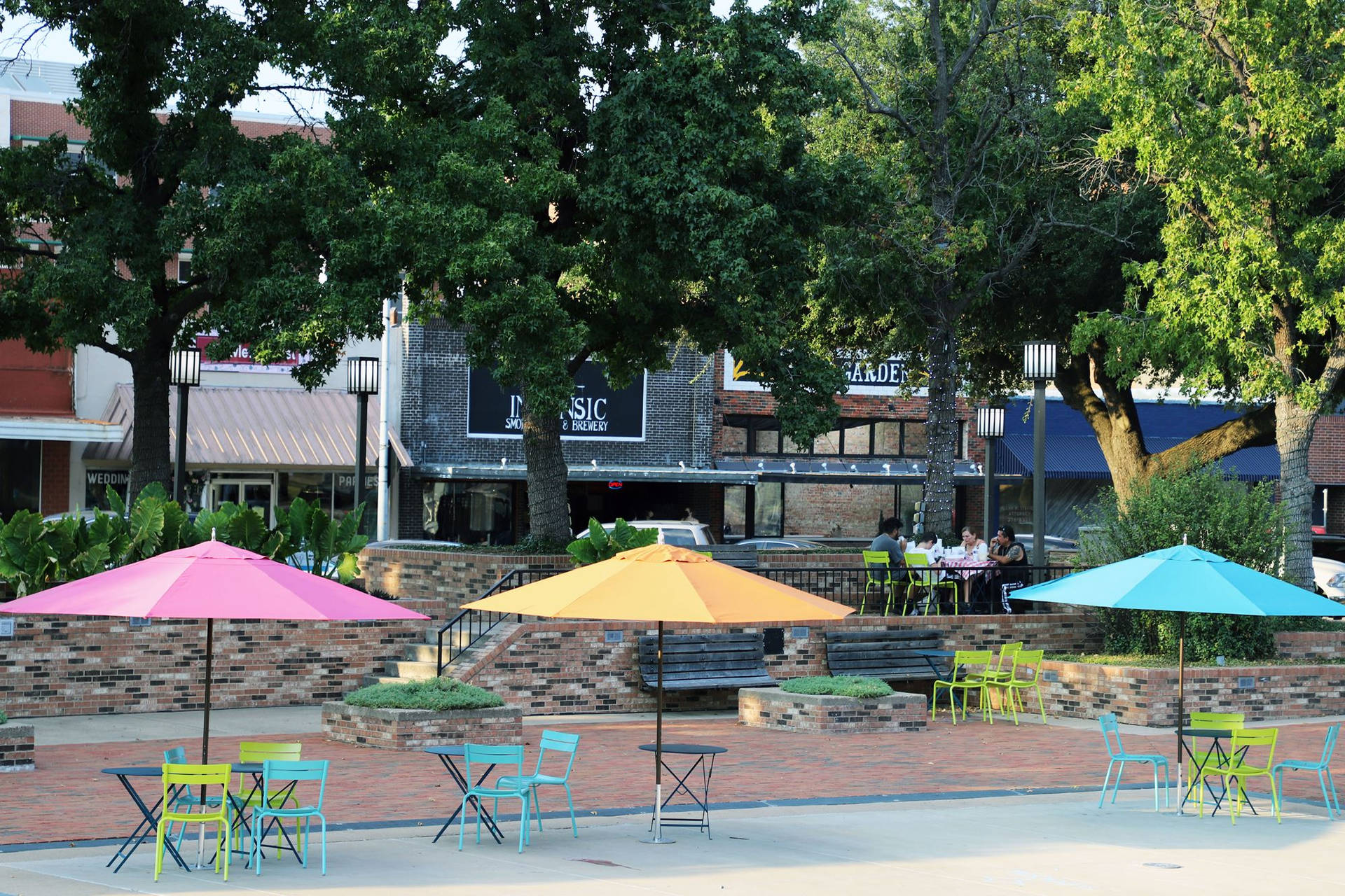 Seating Areas At Downtown Garland Square Background