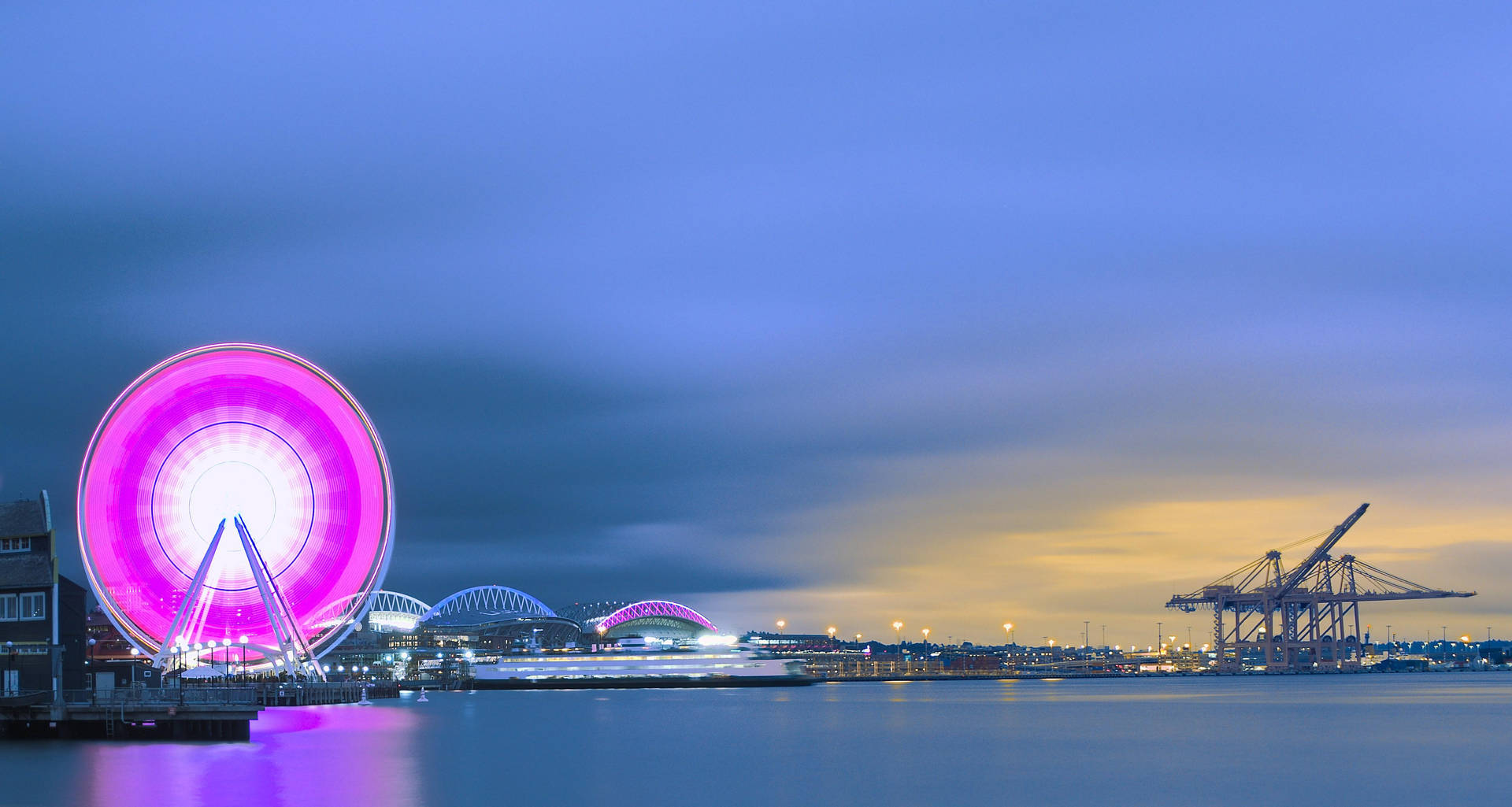 Seattle Pink Ferris Wheel And Sky Background