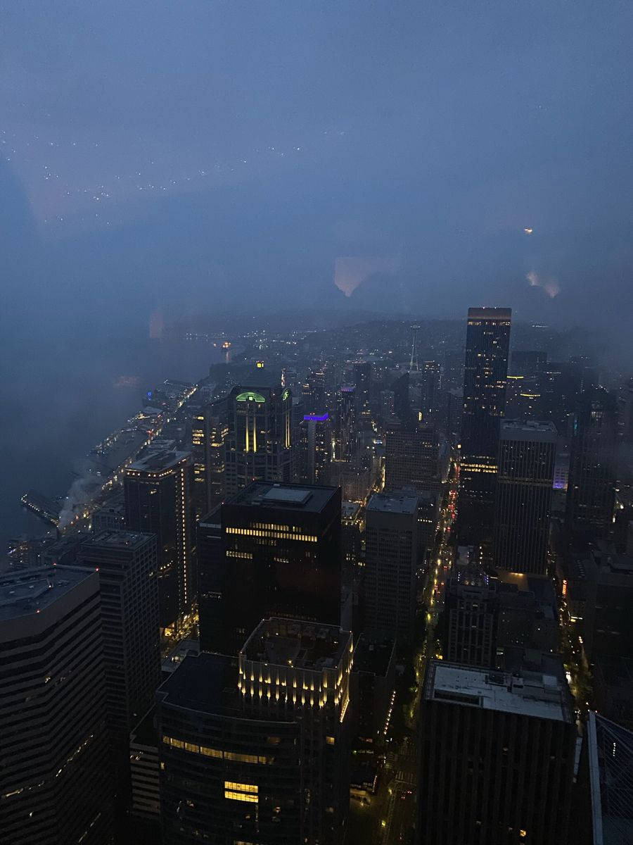 Seattle Rain And Foggy Sky Background