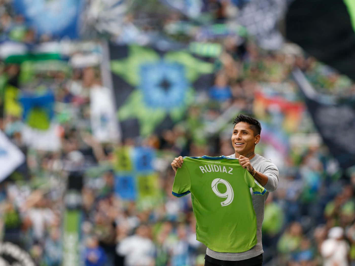 Seattle Sounders Fc No. 9 Raul Ruidiaz Background