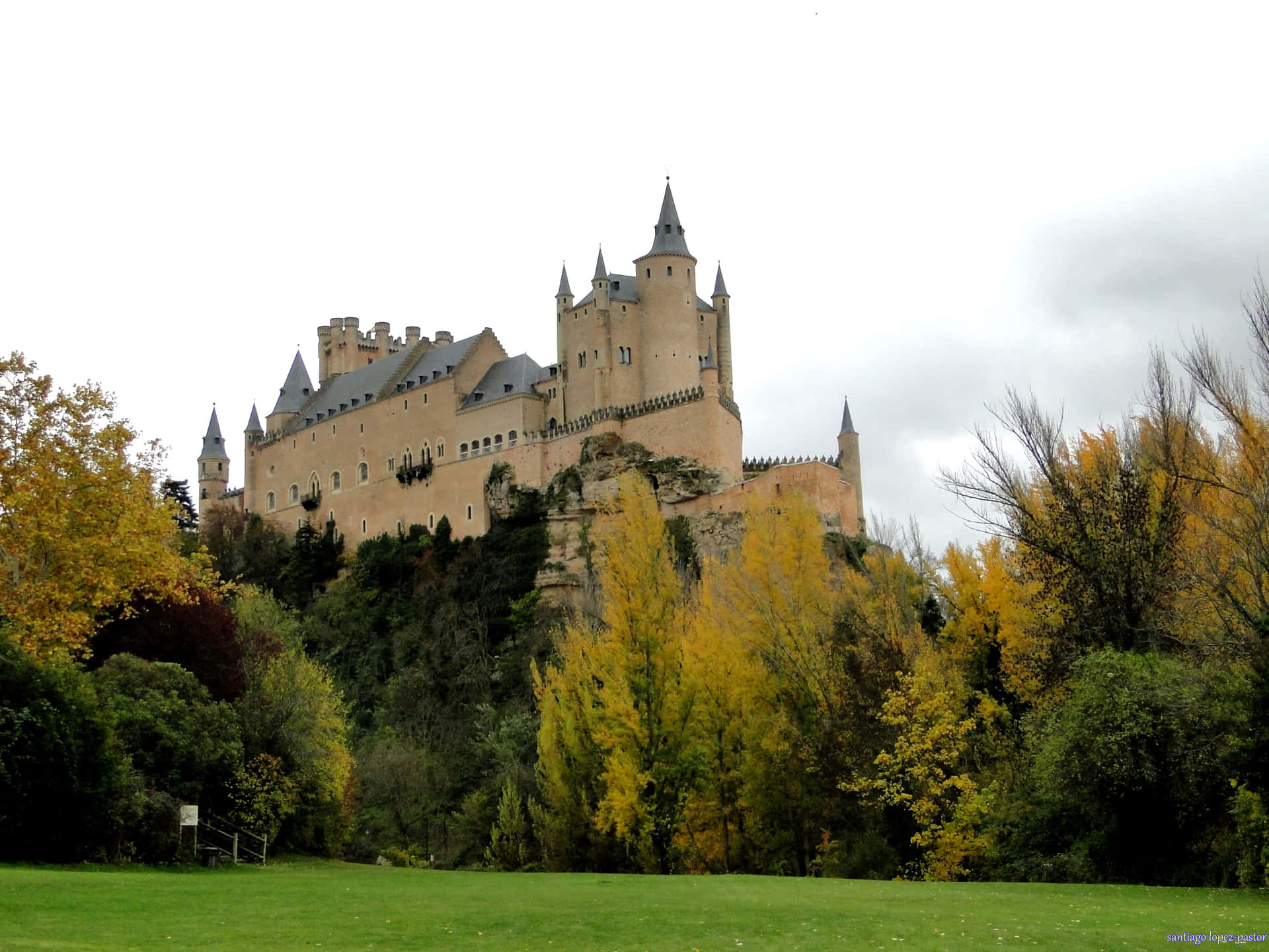 Segovia Castle Green Grass Background
