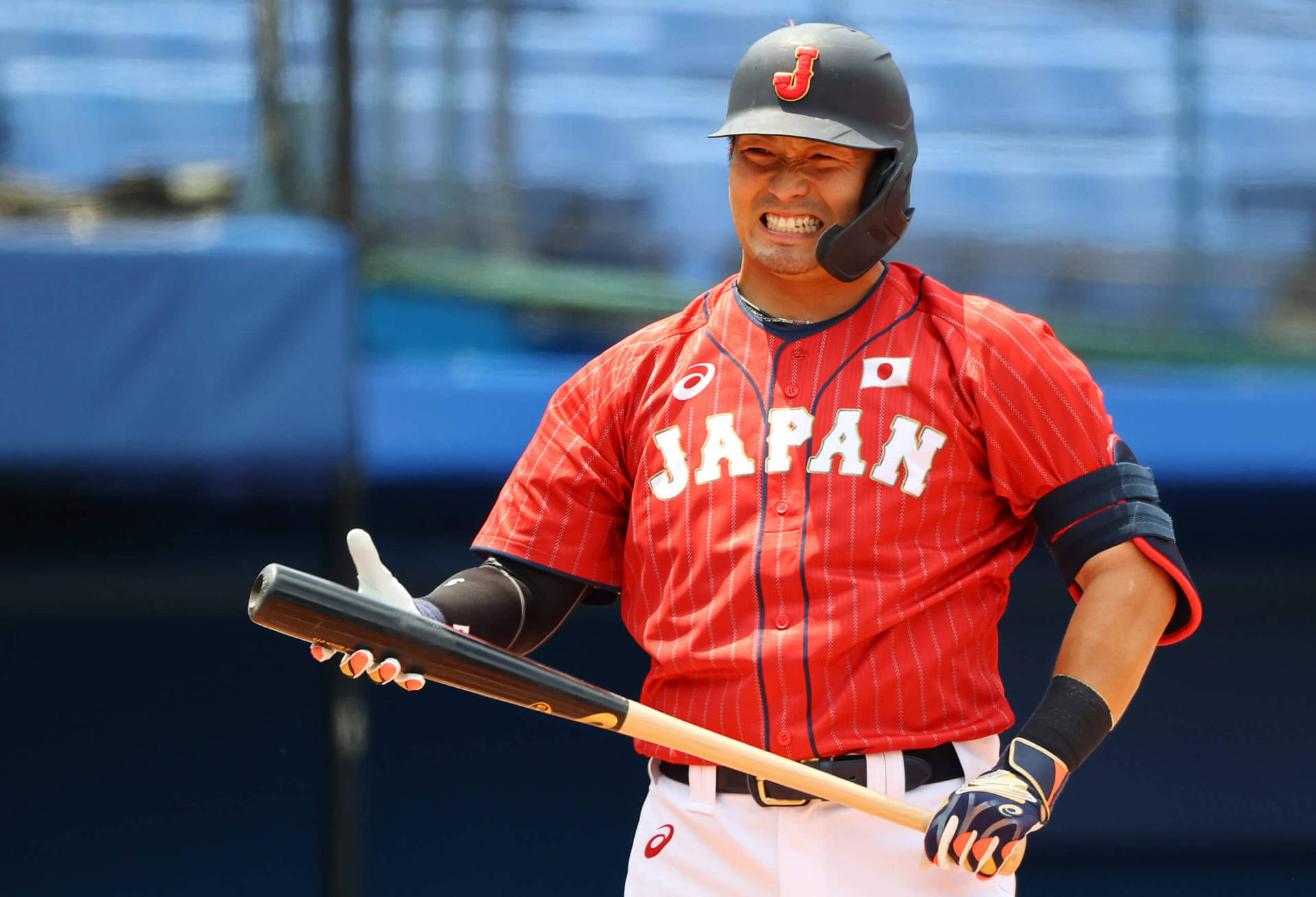 Seiya Suzuki In Red Jersey