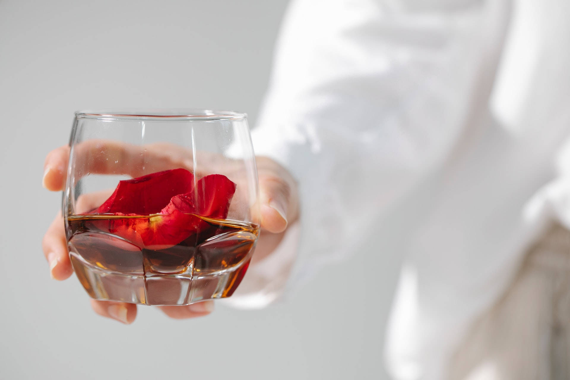 Selective Focus Whiskey Red Roses Background