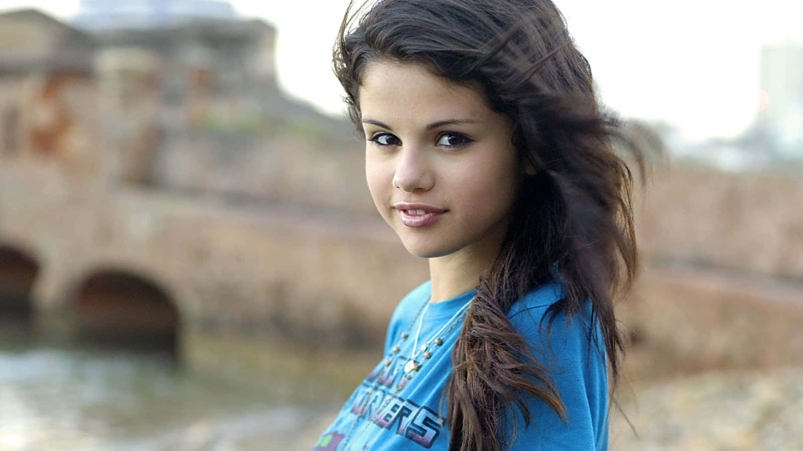 Selena Gomez Young Teenage Girl Background