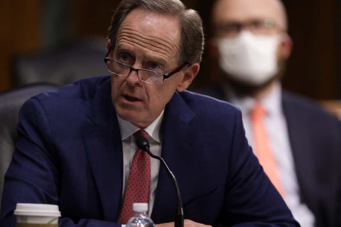 Senator Pat Toomey Involved In A Discussion With Colleagues Background