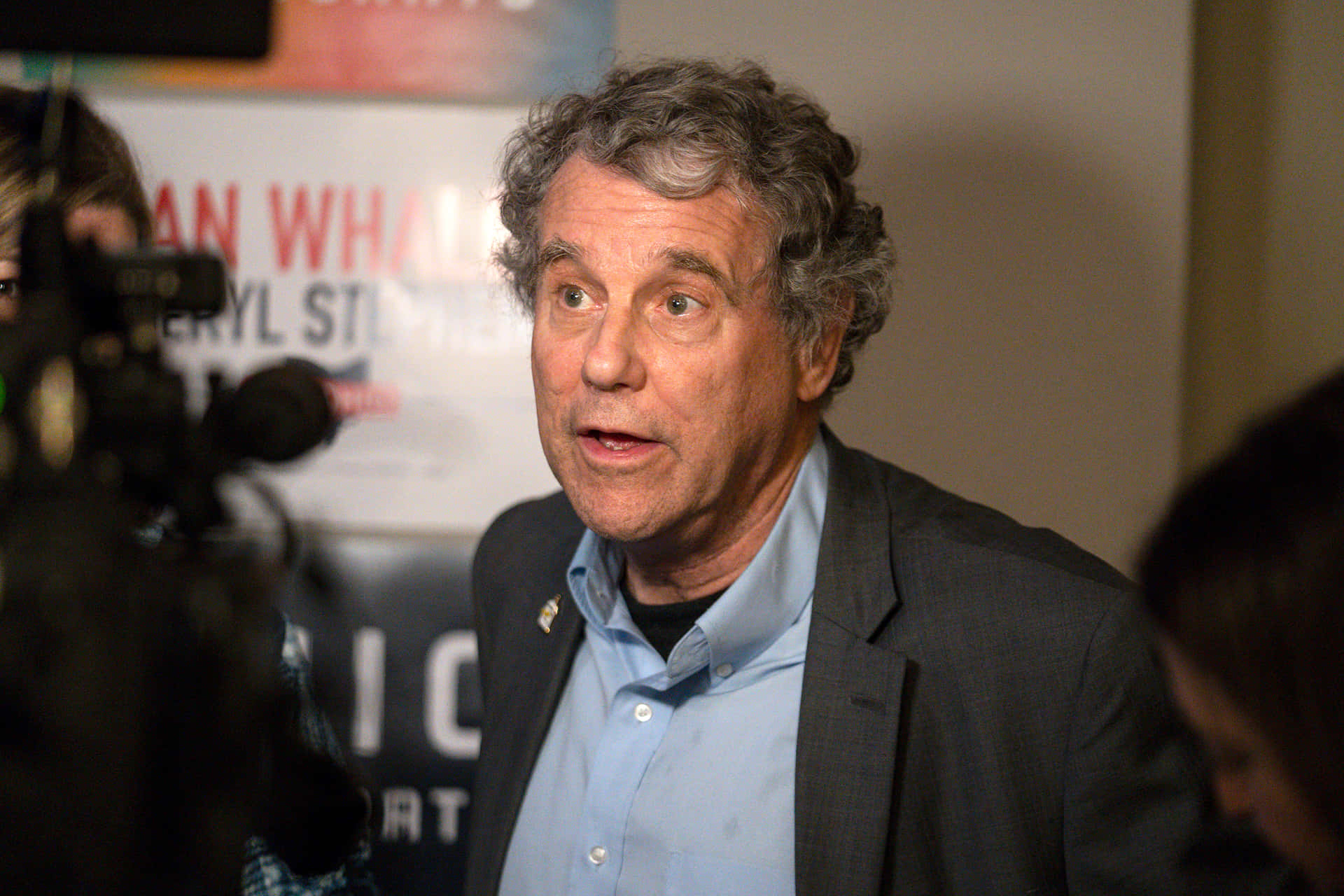 Senator Sherrod Brown Addressing The Press Conference Background