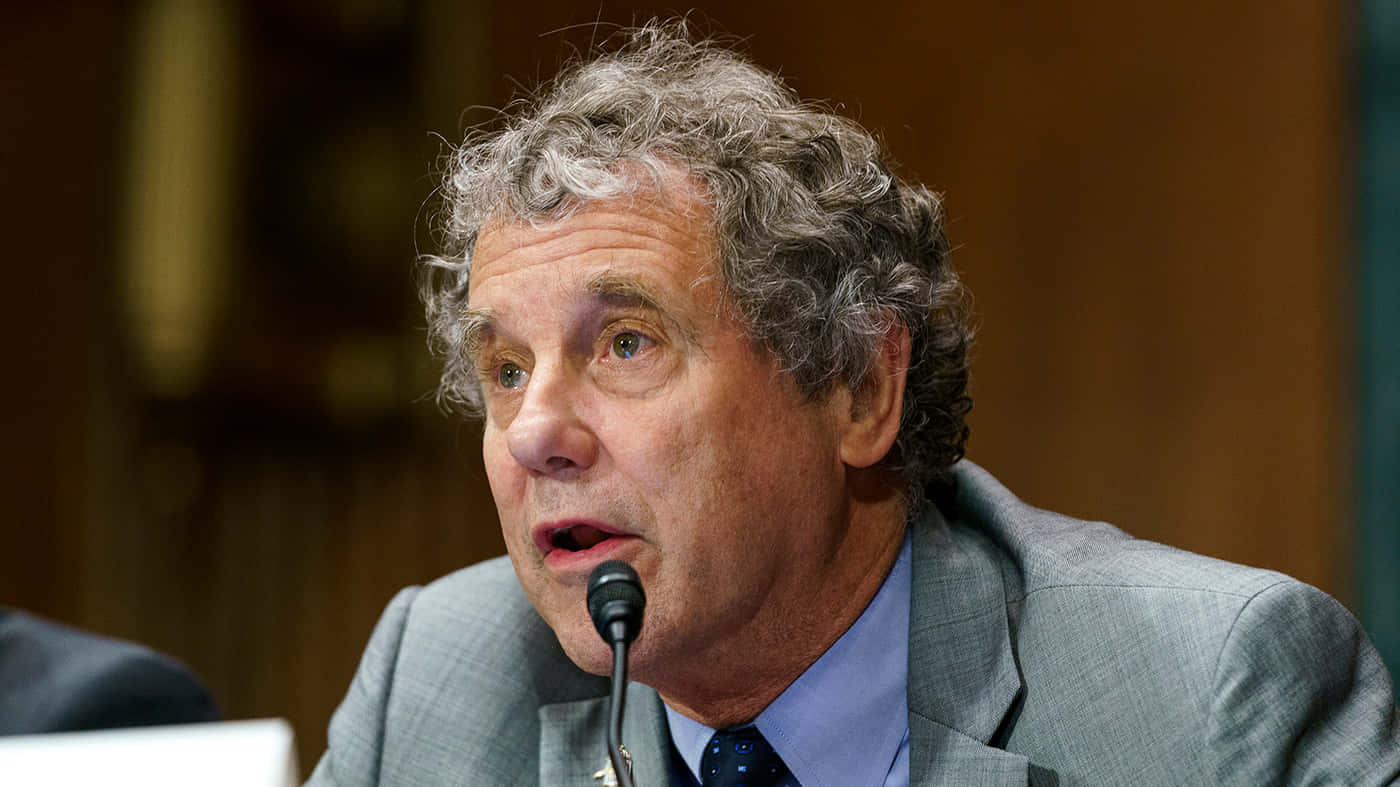Senator Sherrod Brown Proactively Involved In Discussion Background