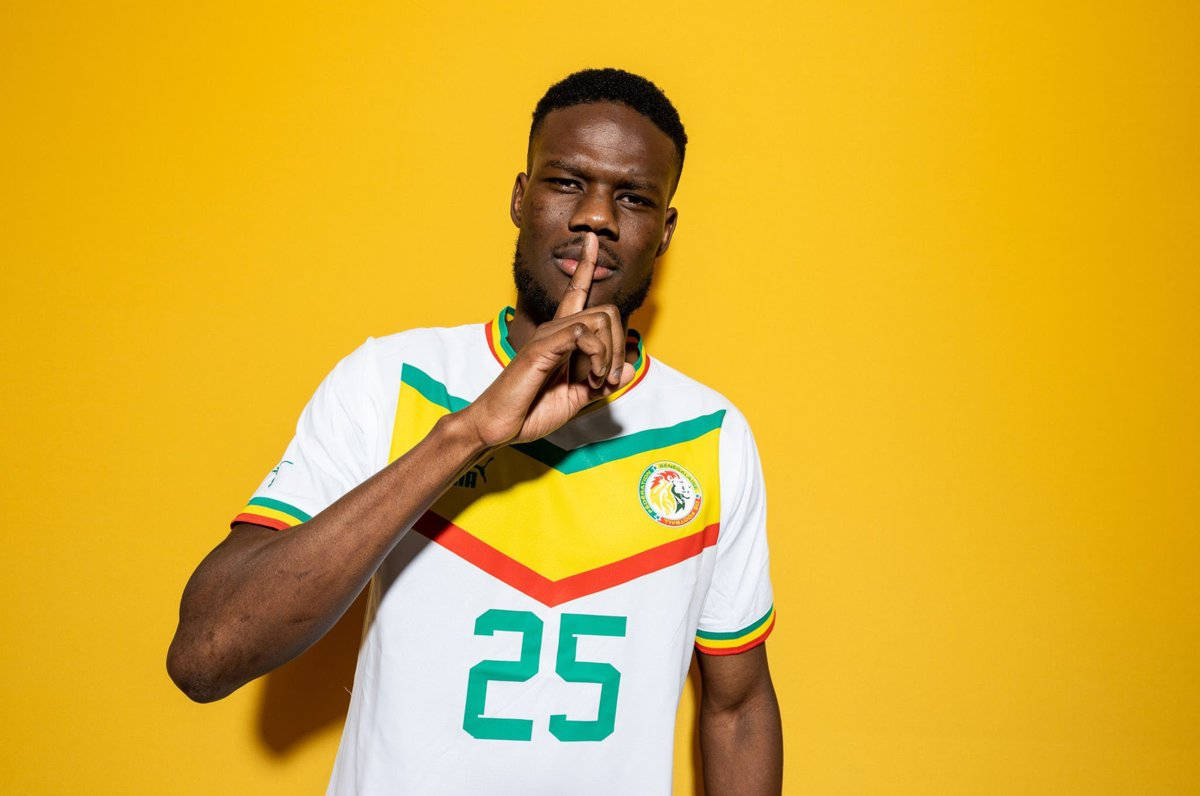 Senegal National Football Team Player Mamadou Loum Background