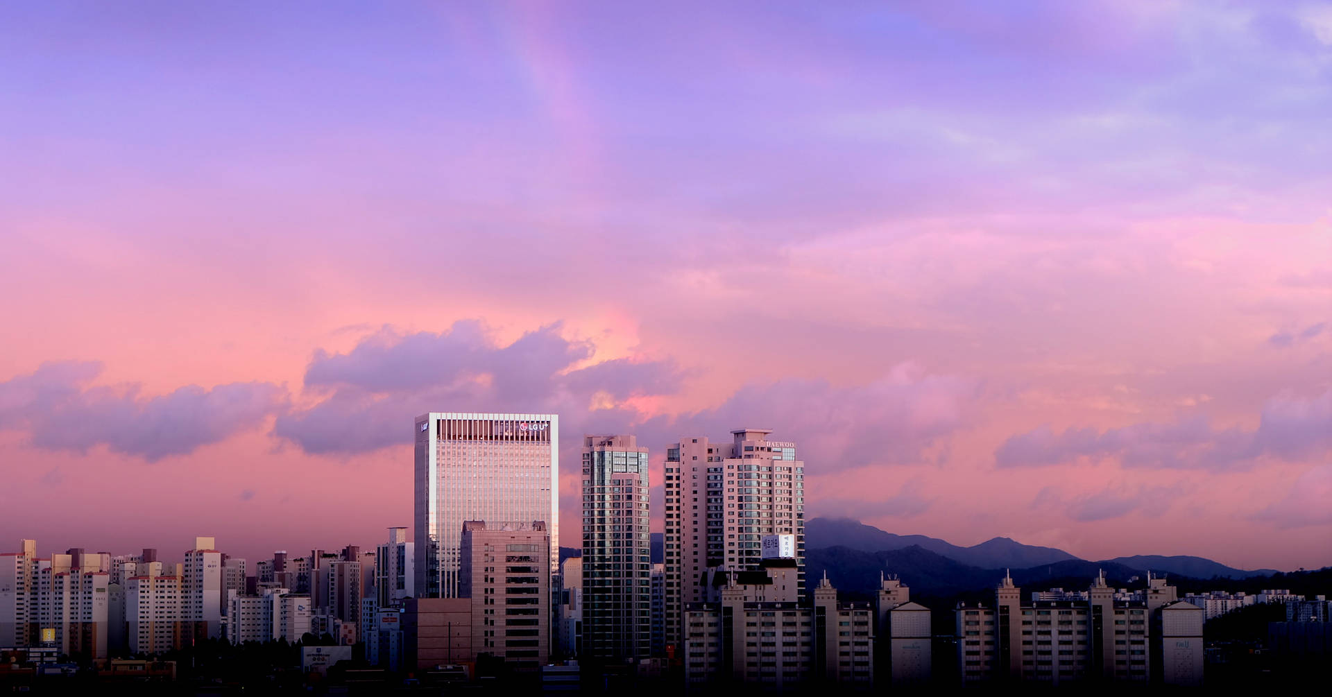 Seoul Aesthetic Sky Background