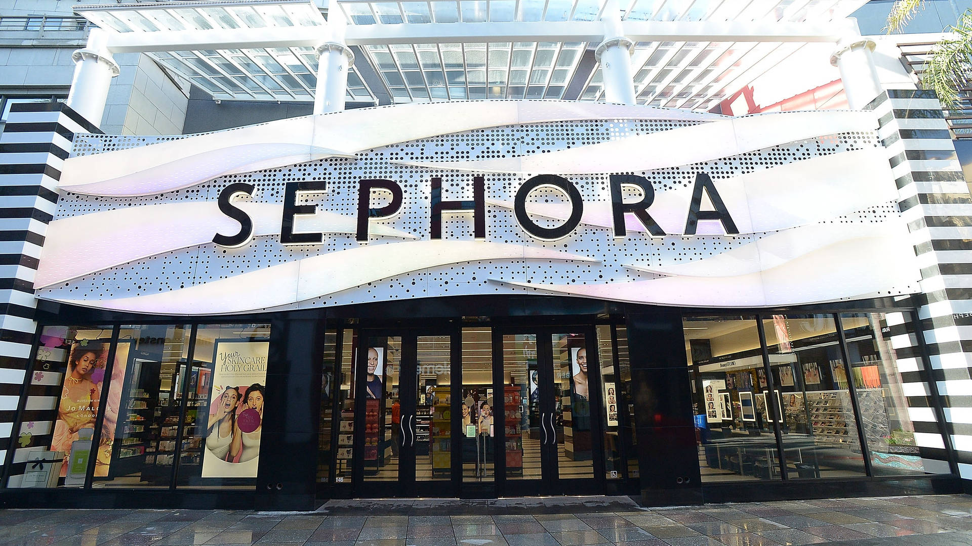 Sephora Store Branch Background