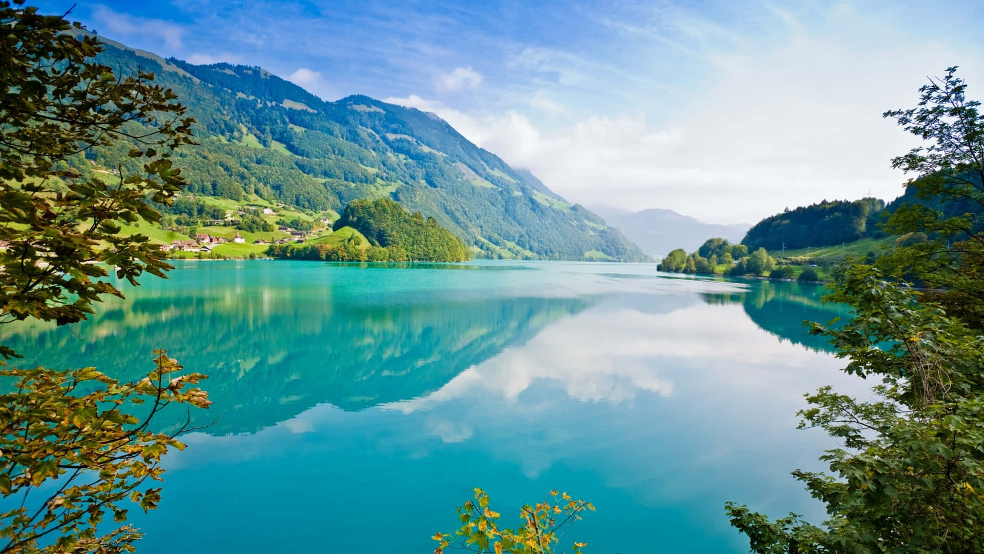 Serene_ Lake_ Mountain_ View.jpg Background