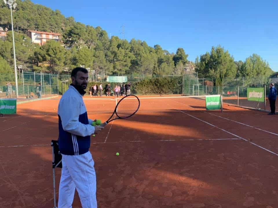 Sergi Bruguera In The Country Background