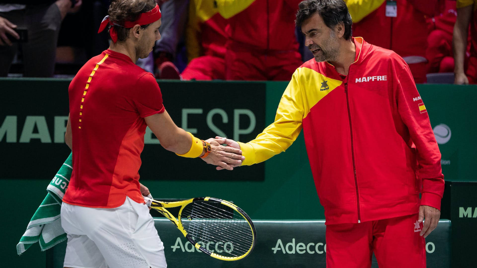 Sergi Bruguera Shaking Hands Background