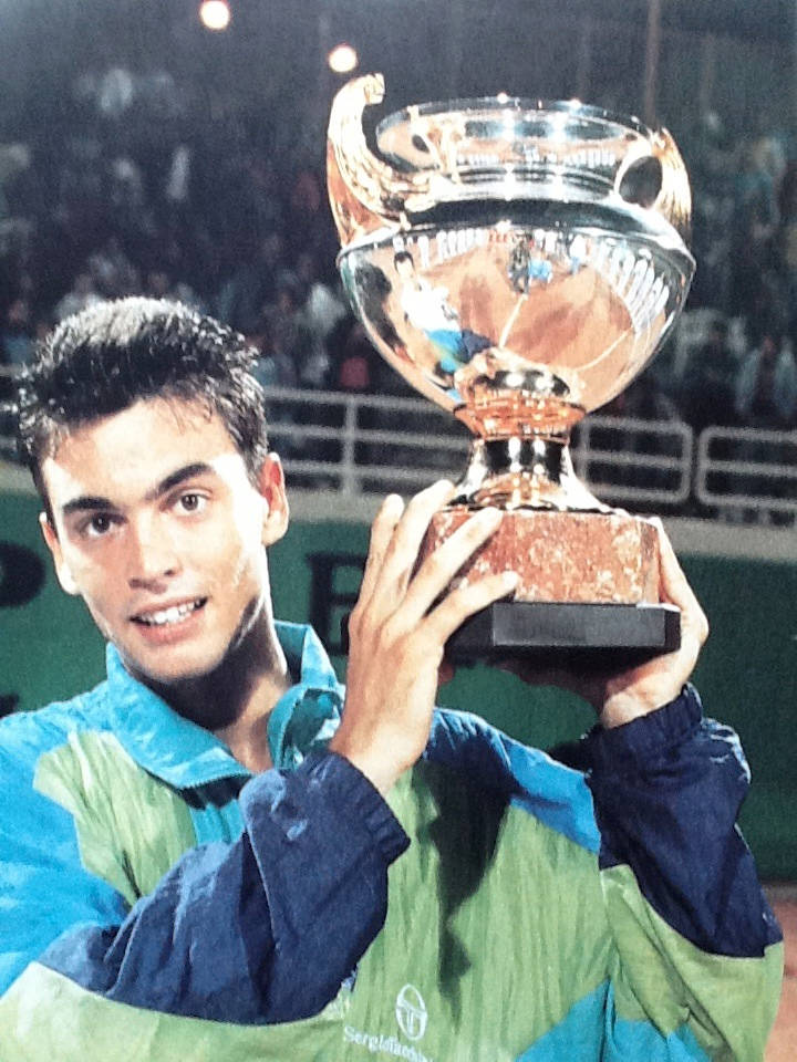 Sergi Bruguera With Trophy Background