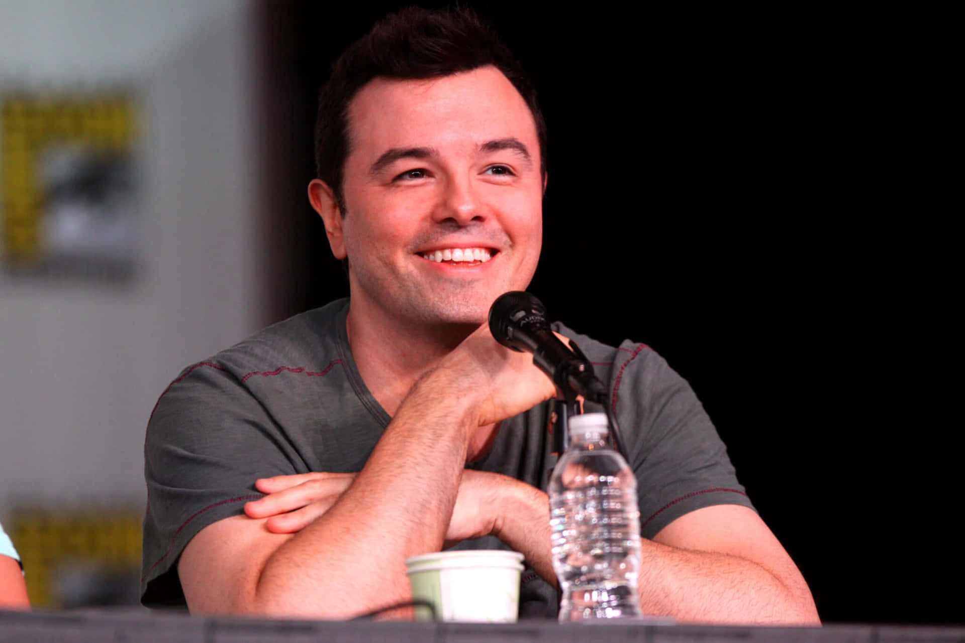 Seth Macfarlane [wallpaper] Background