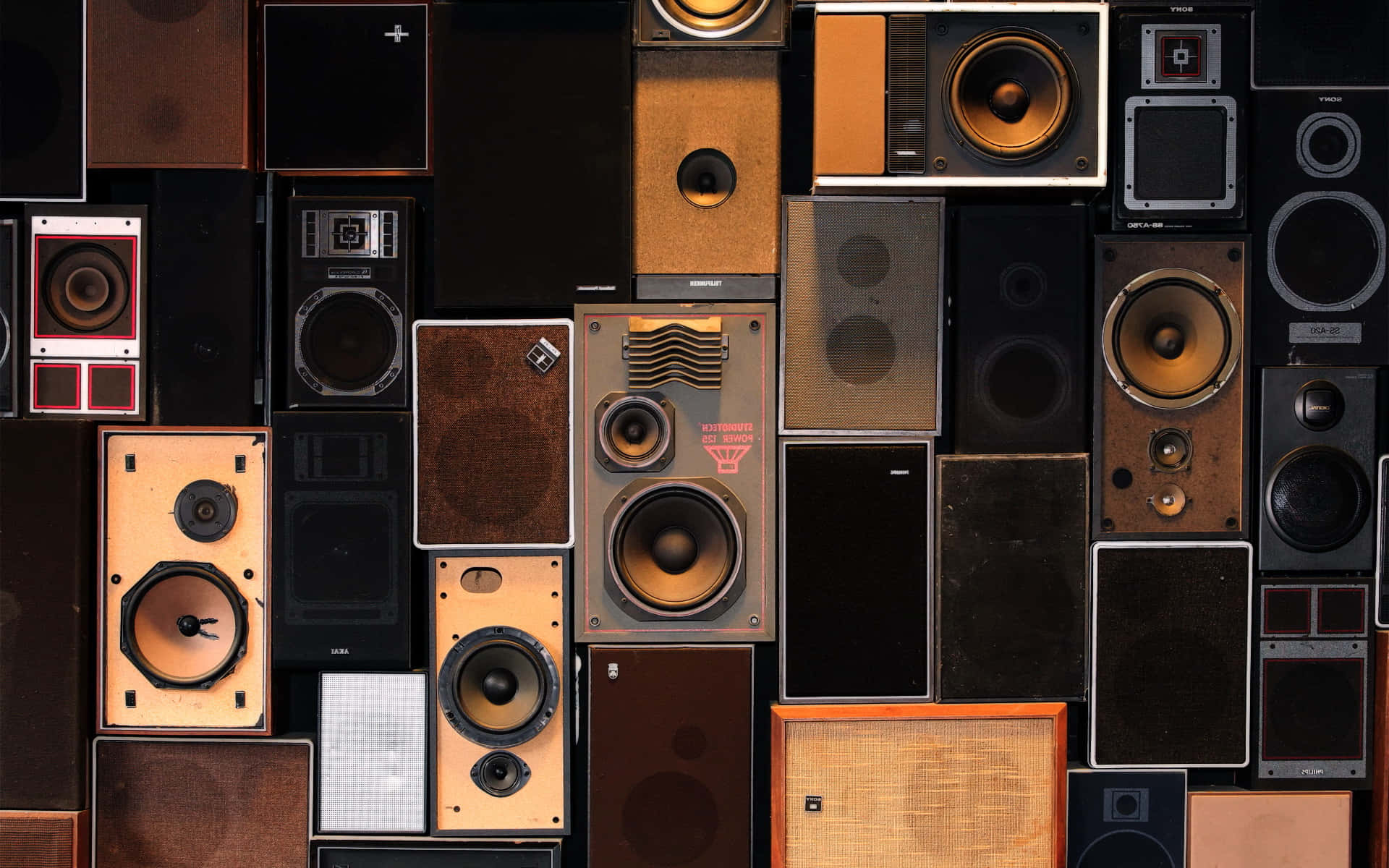 Several Aesthetic Vintage Speakers Montage Background