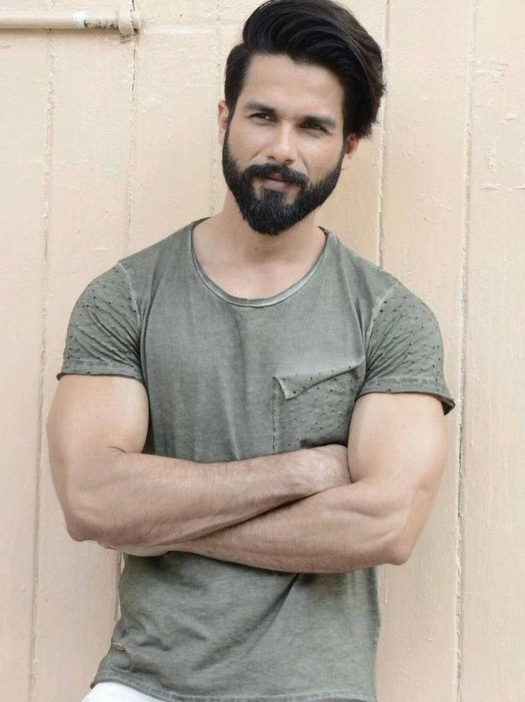Sexy Actor Shahid Kapoor Background