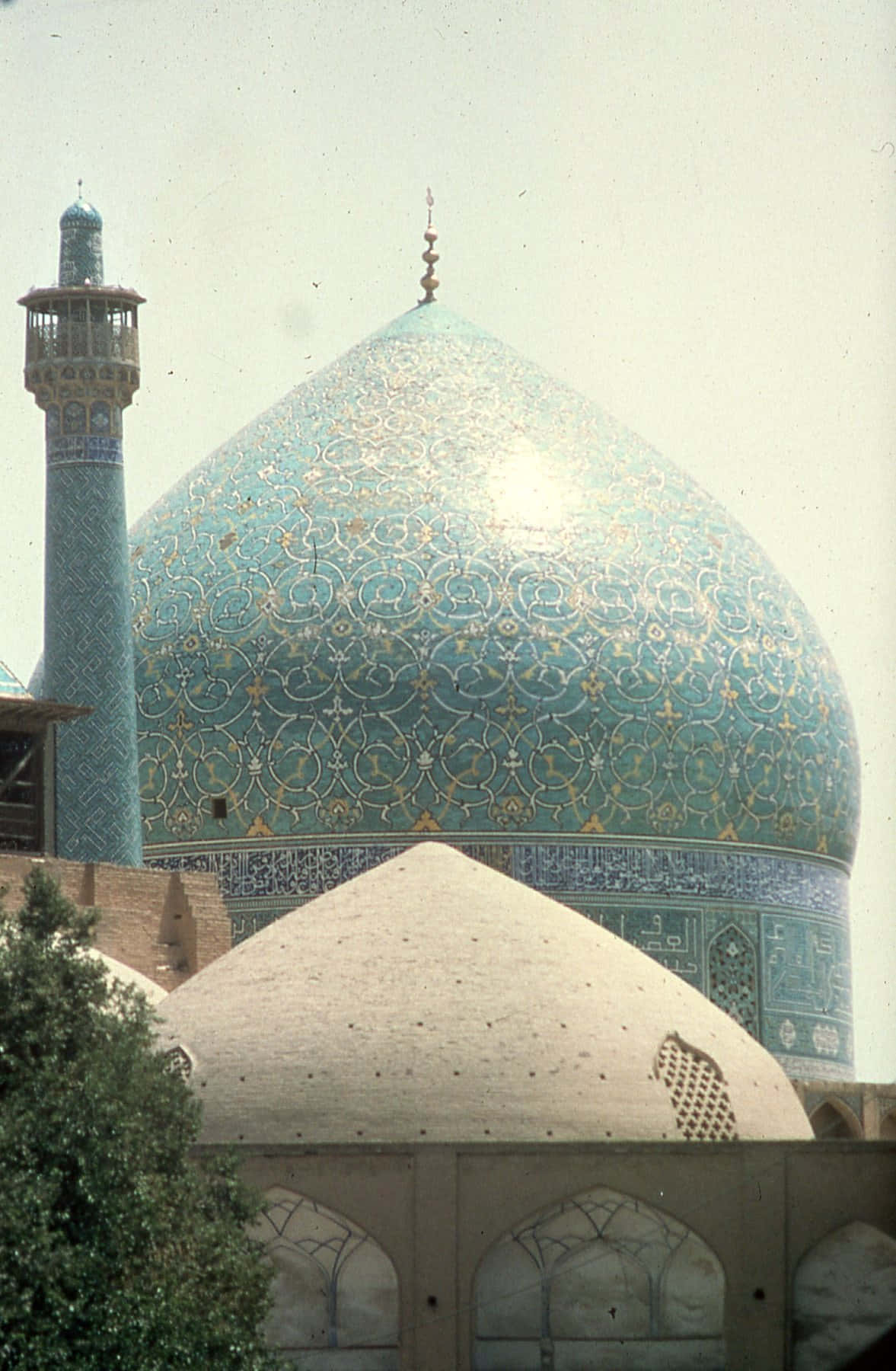 Shah Mosque's Roofing Design Background
