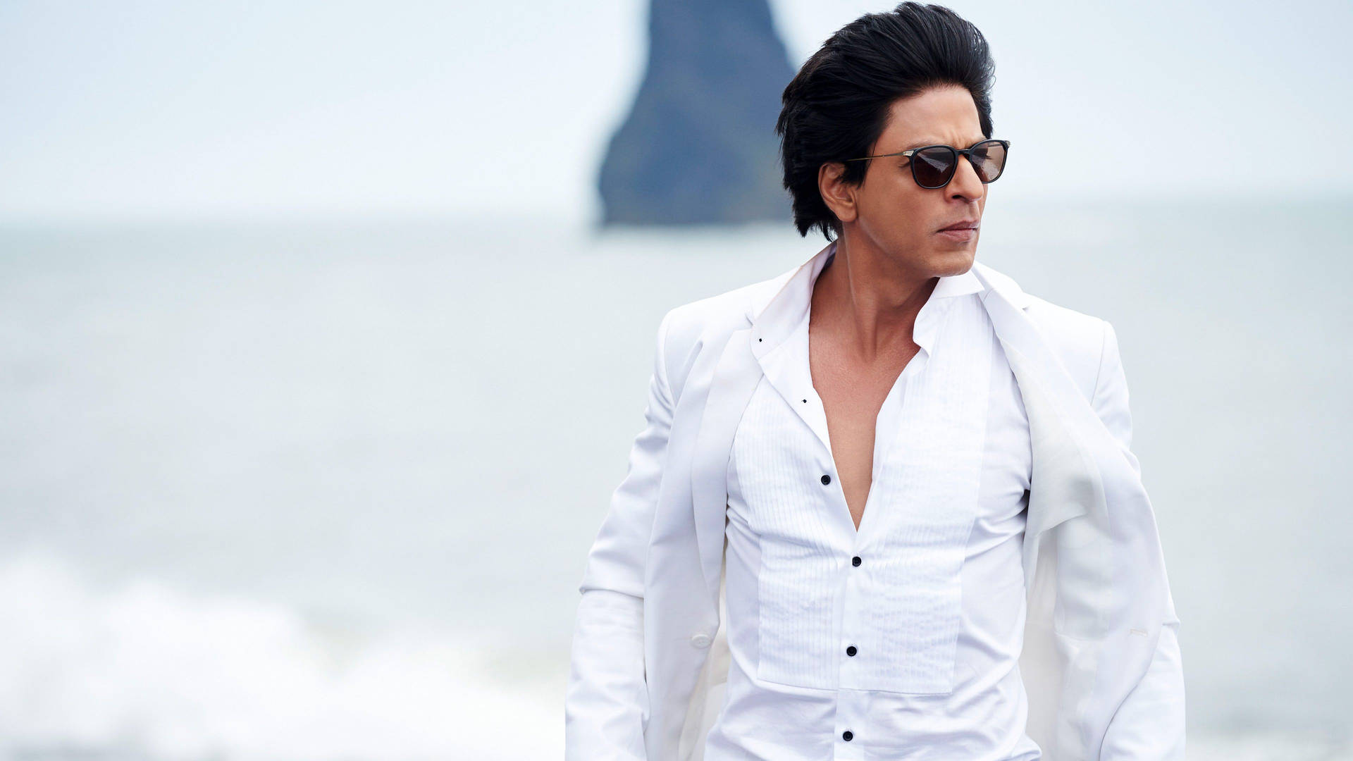 Shah Rukh Khan At Beach Shore
