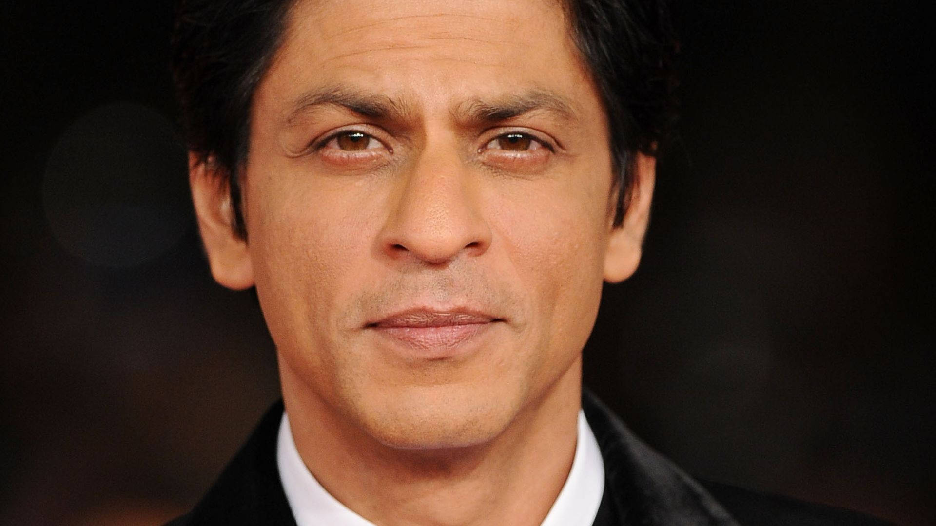Shah Rukh Khan Close-up Shot Background