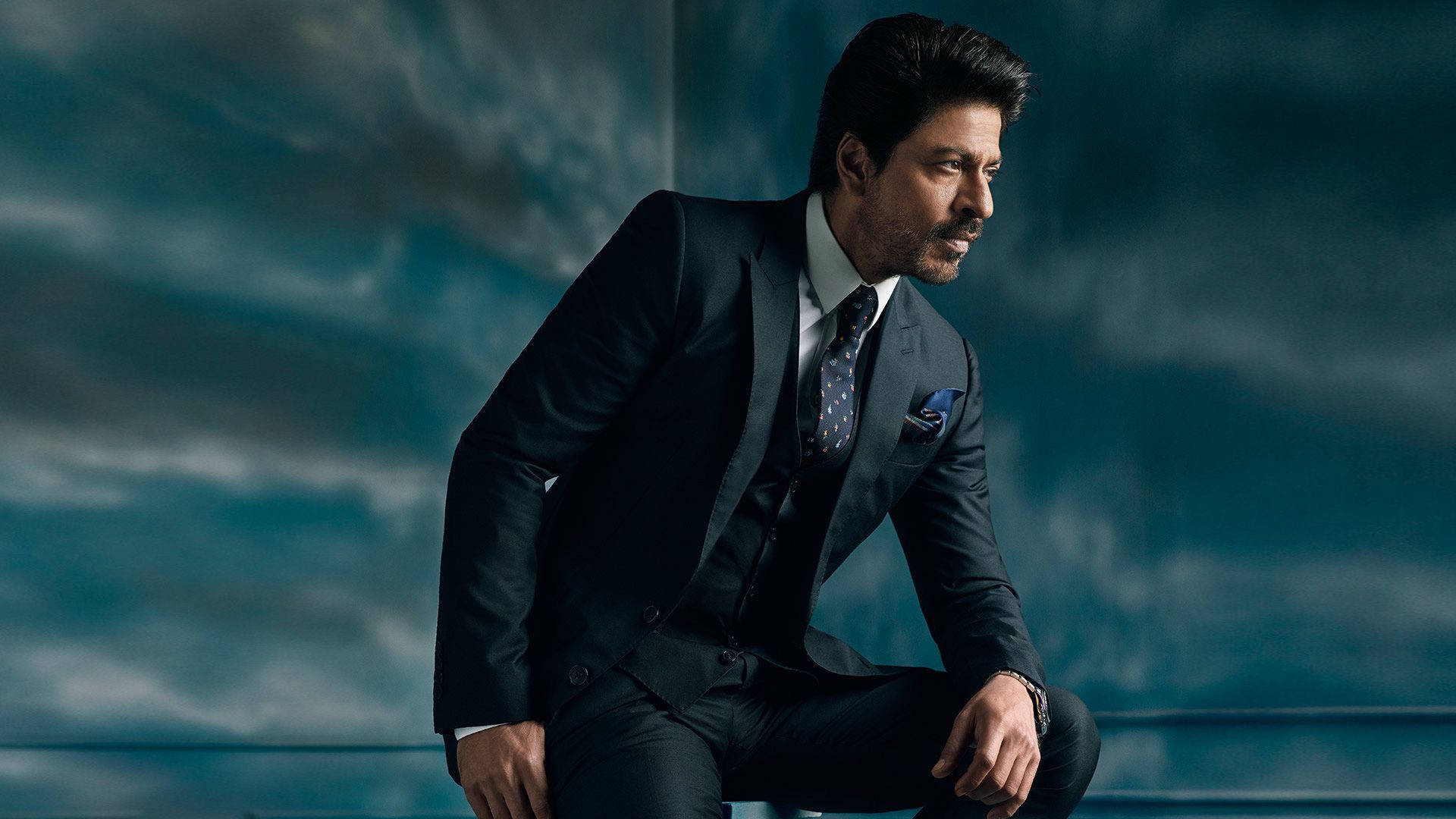 Shah Rukh Khan Gq Tuxedo Outfit Background