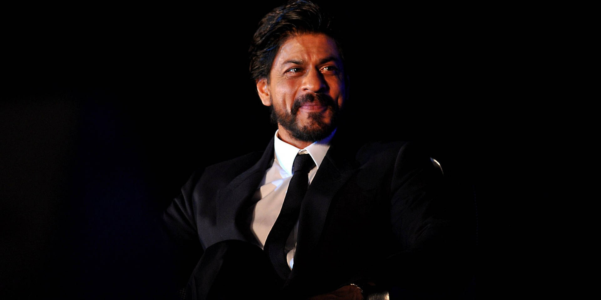 Shah Rukh Khan In Tuxedo Background