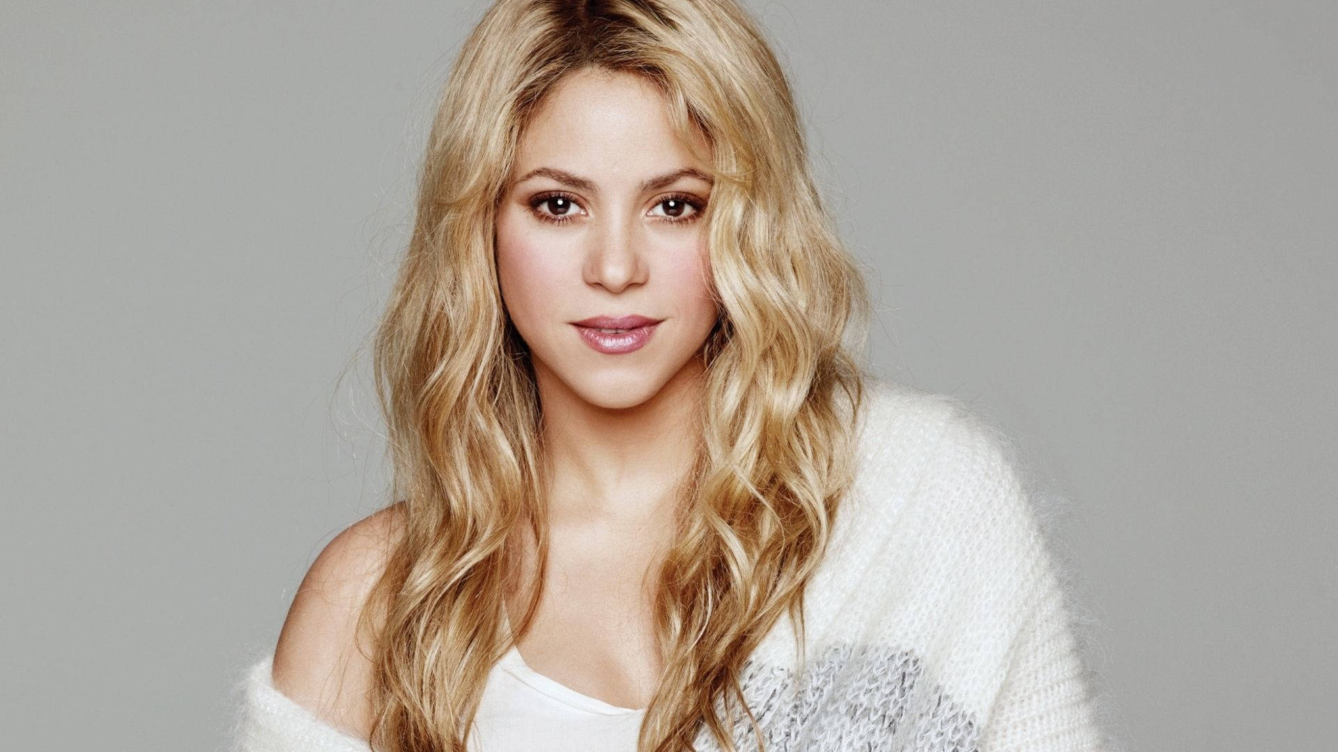 Shakira Wool Sweater Background