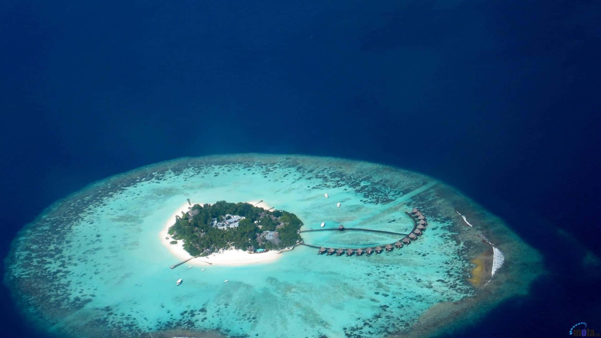 Shallow Thulhaagiri Island Beach