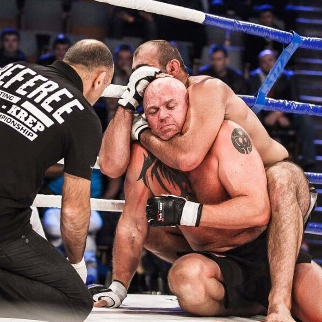 Shamil Abdurakhimov Doing Rear Naked Choke