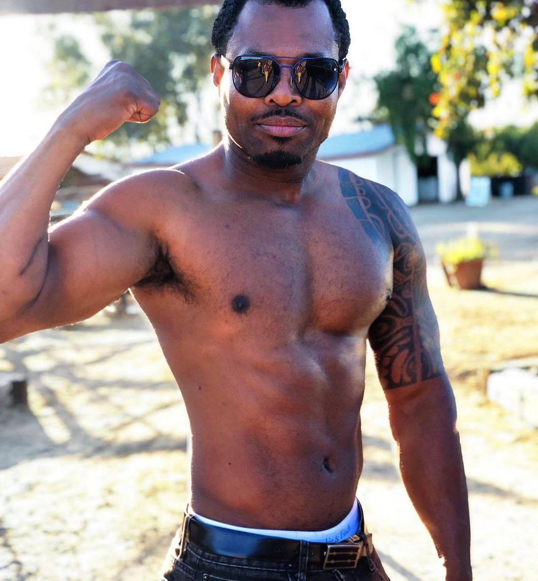 Shane Mosley At The Beach Background