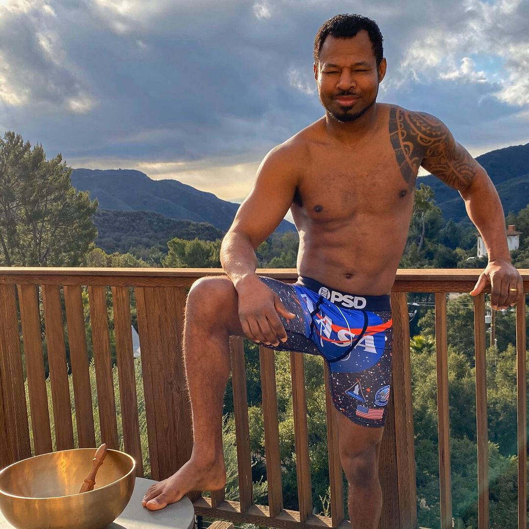 Shane Mosley Forest Backdrop Background