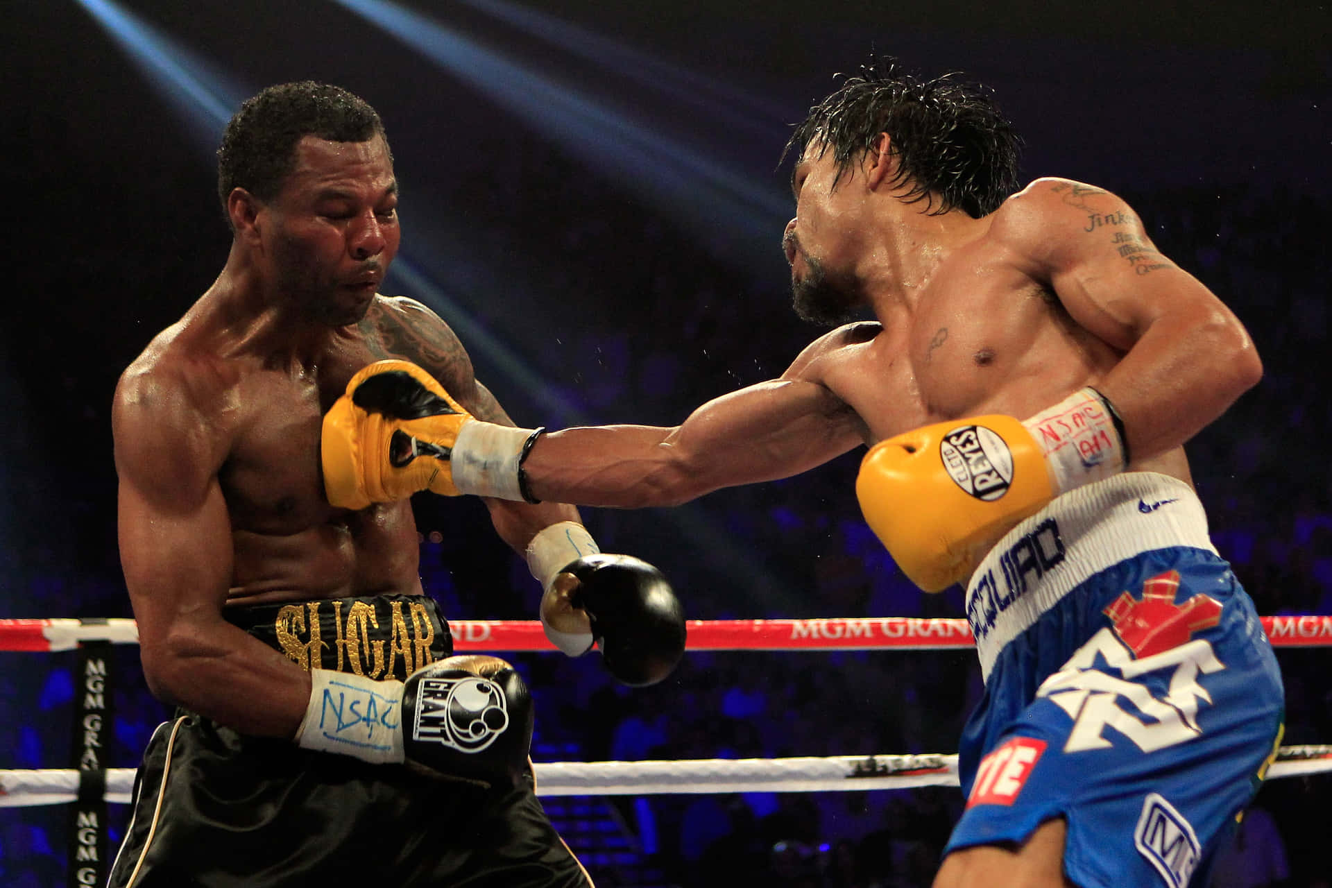 Shane Mosley Taking Body Blow